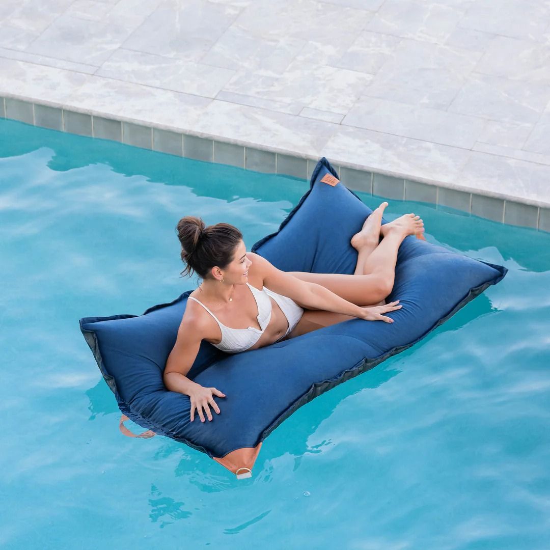 Lux Twilight™ Lagoon Lounger