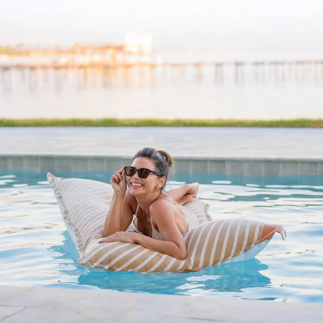 Lux Twilight™ Lagoon Lounger