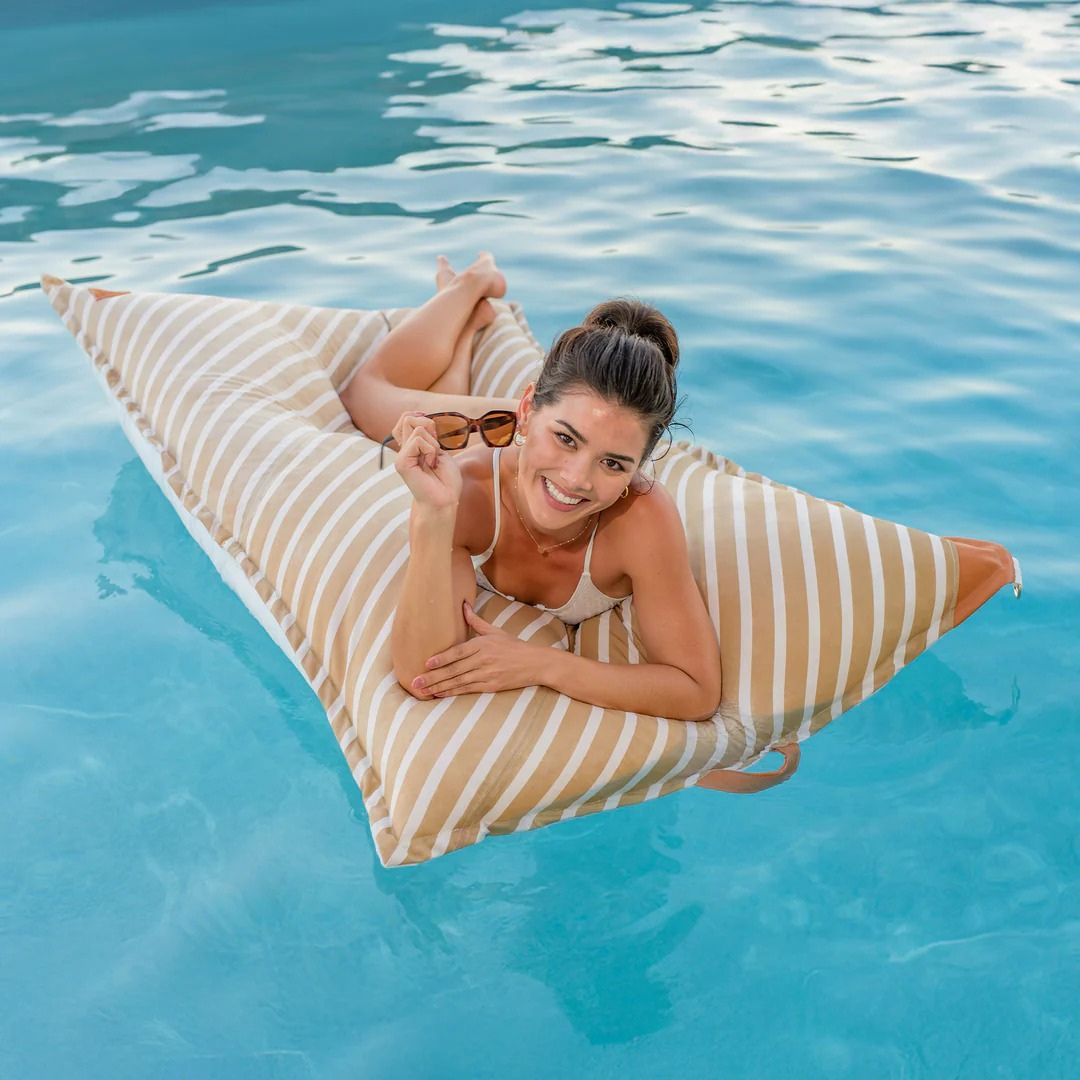 Lux Twilight™ Lagoon Lounger